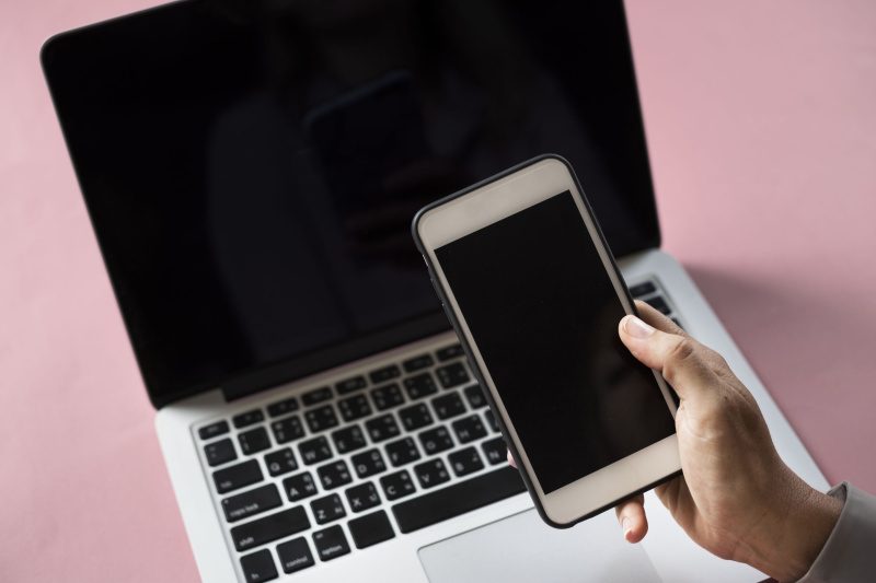 Как синхронизировать iPhone с MacBook?